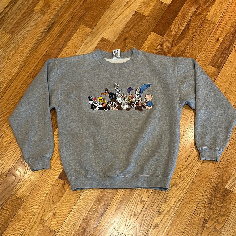 Vintage Warner Bros Studio sweatshirt 
Adult XS
